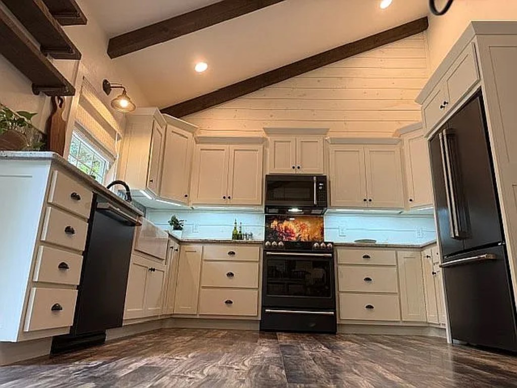 432914 Ellijay Active