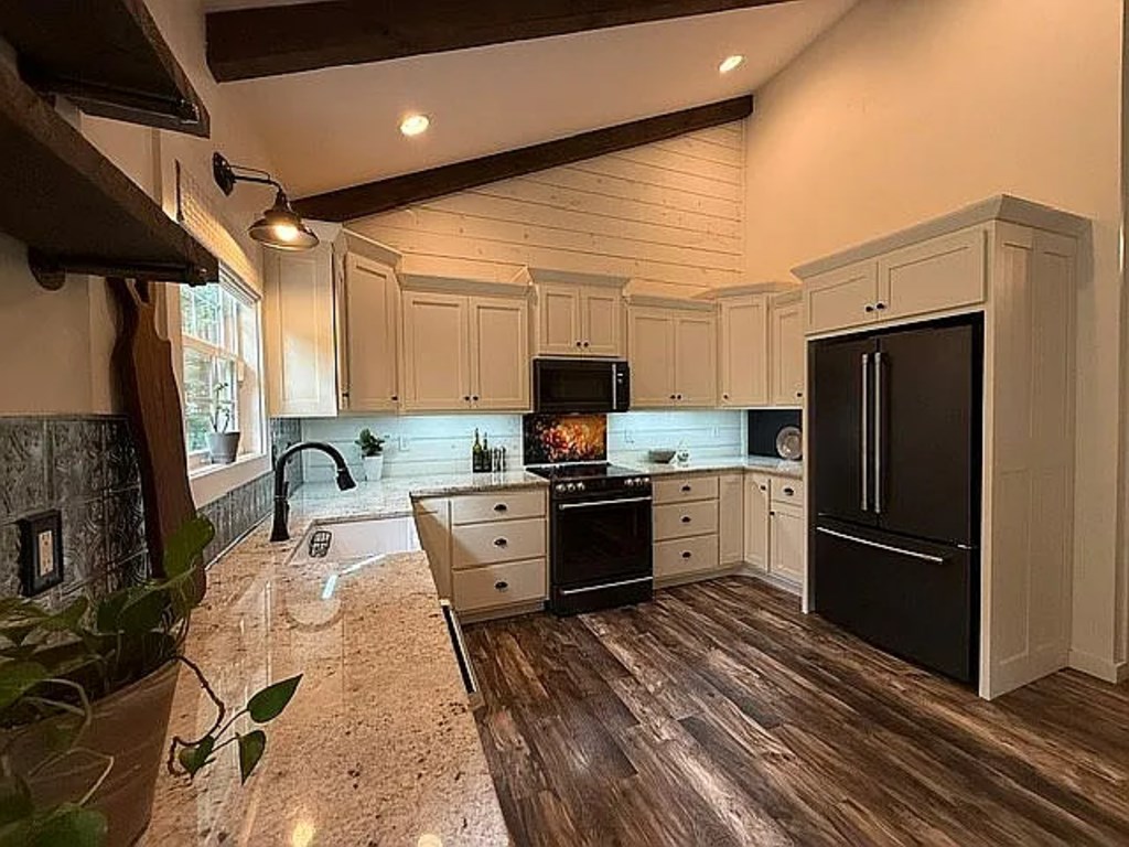 432914 Ellijay Active