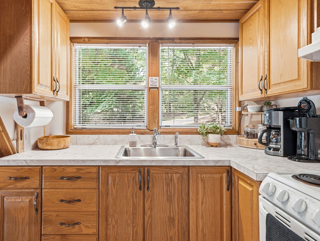 432916 Morganton Active