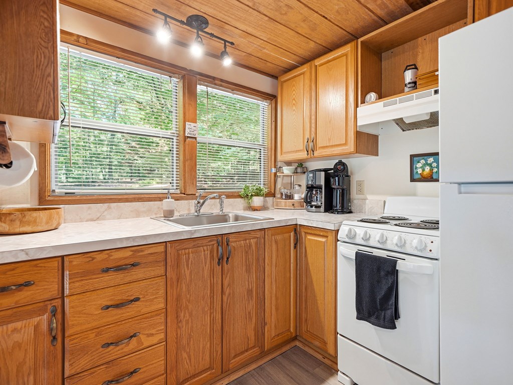 432916 Morganton Active