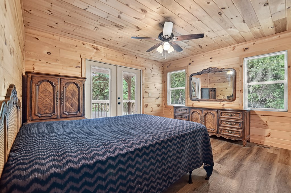 432917 Mineral Bluff Active