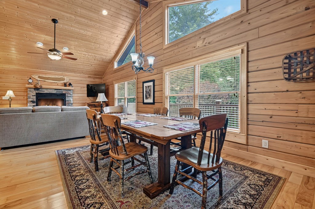 433937 Blue Ridge Active