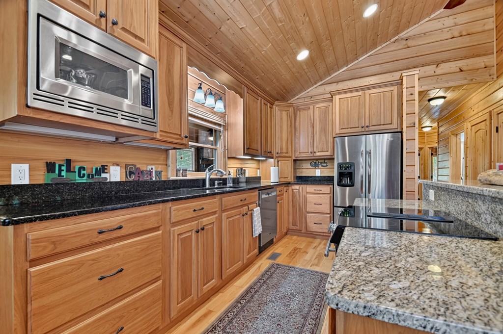 433937 Blue Ridge Active