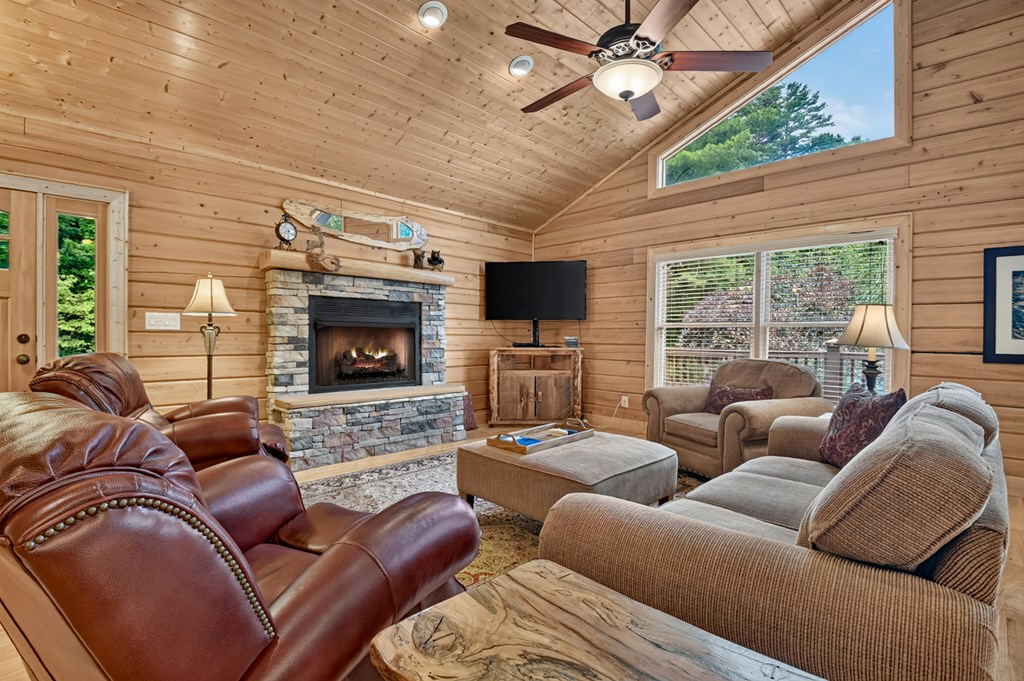 433937 Blue Ridge Active