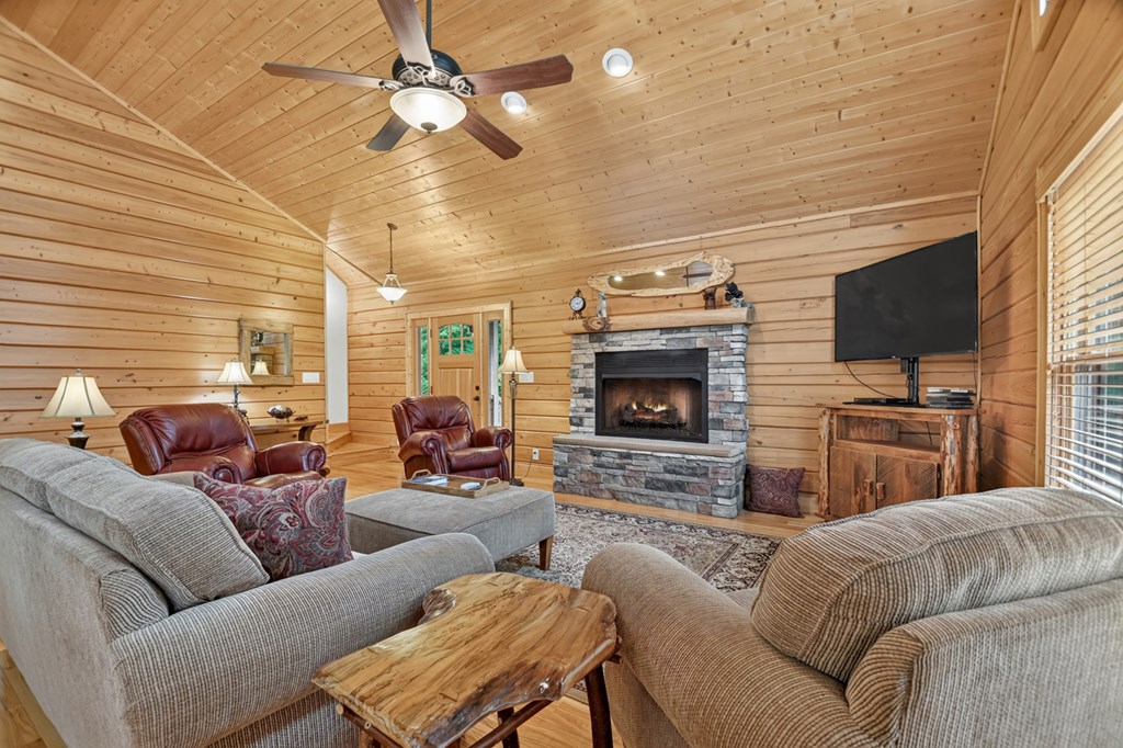 433937 Blue Ridge Active