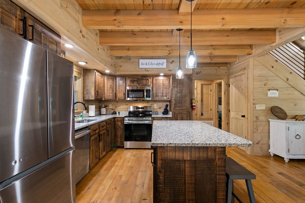 433938 Blue Ridge Active