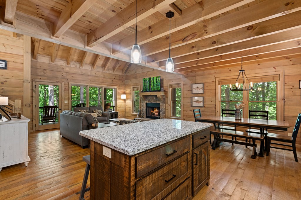 433938 Blue Ridge Active