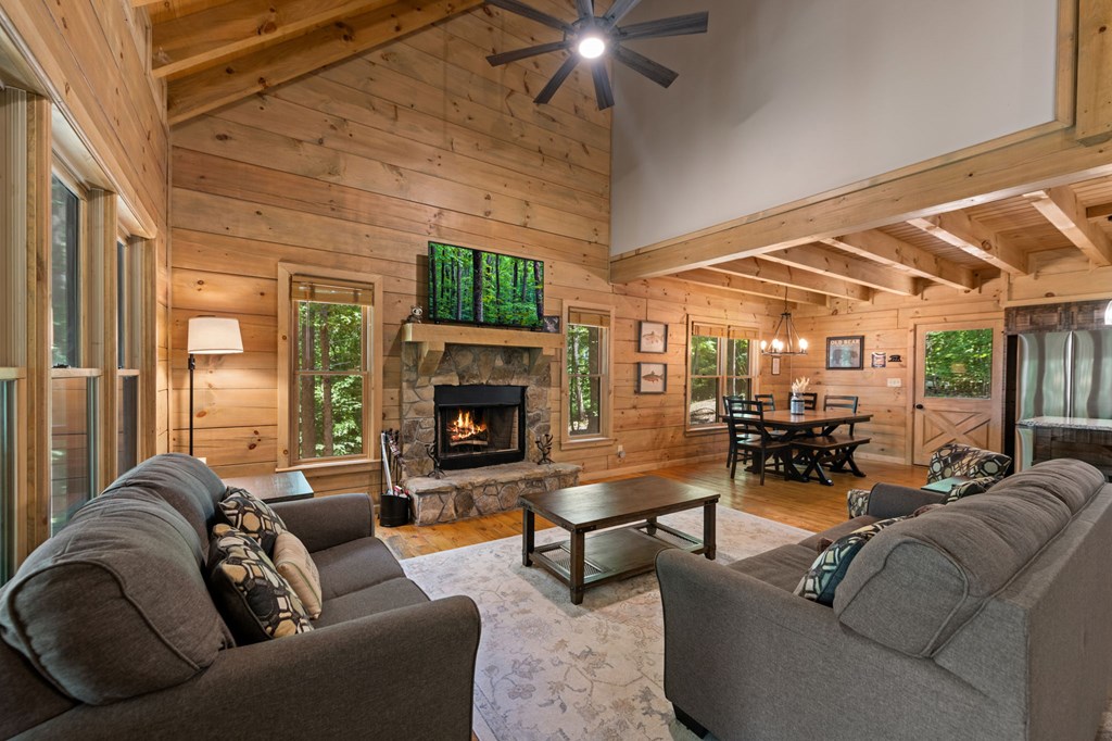 433938 Blue Ridge Active