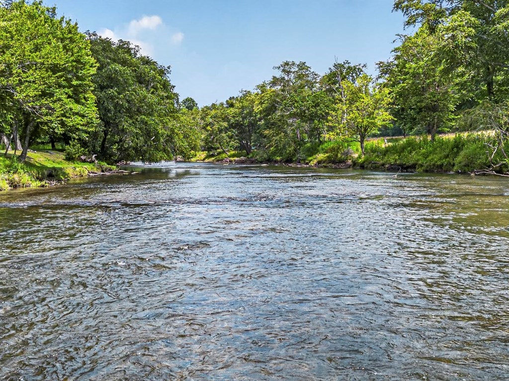 433943 Blue Ridge Active