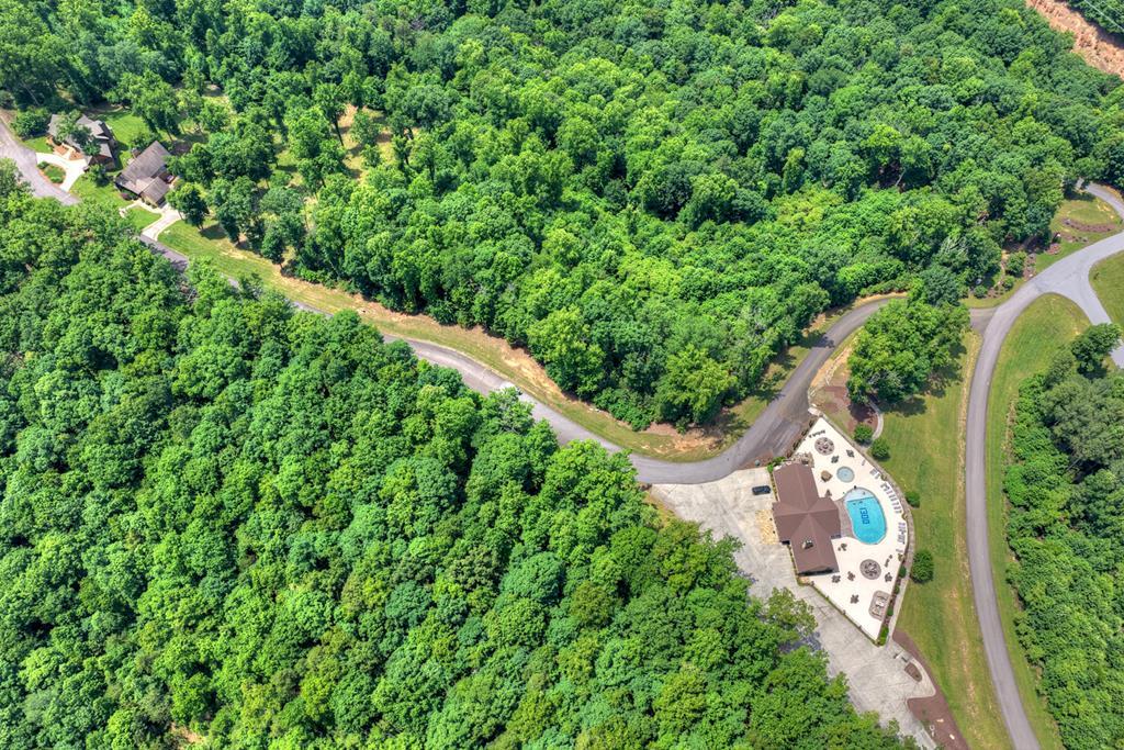 433977 Blairsville
 Land