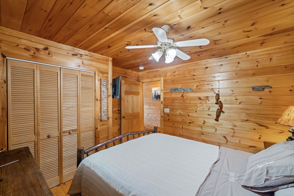 433983 Blue Ridge Active