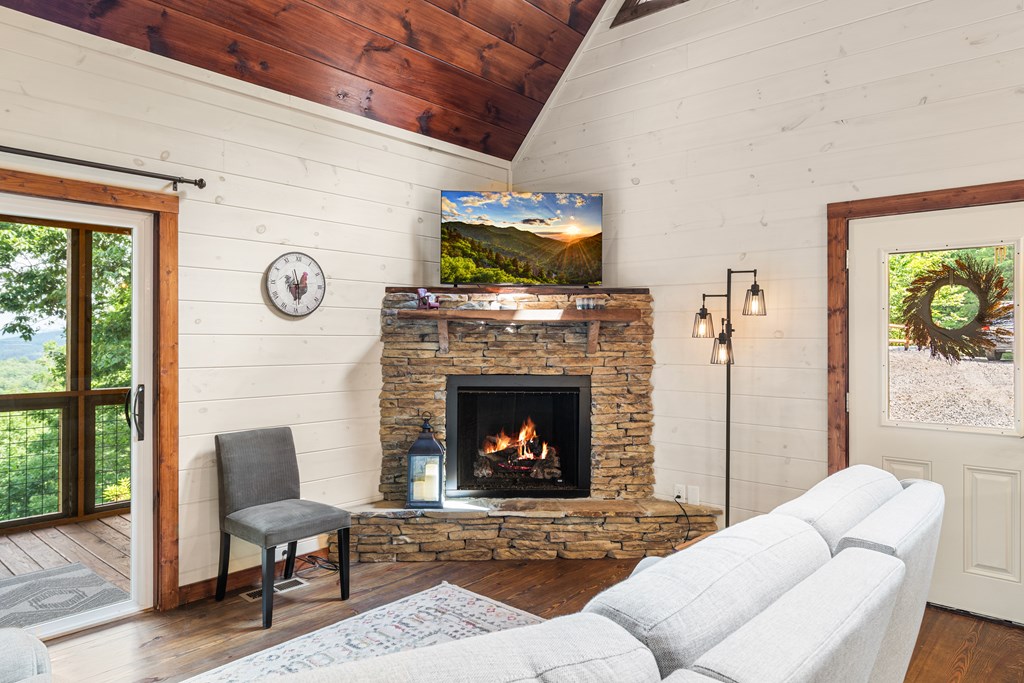 434043 Brasstown Active