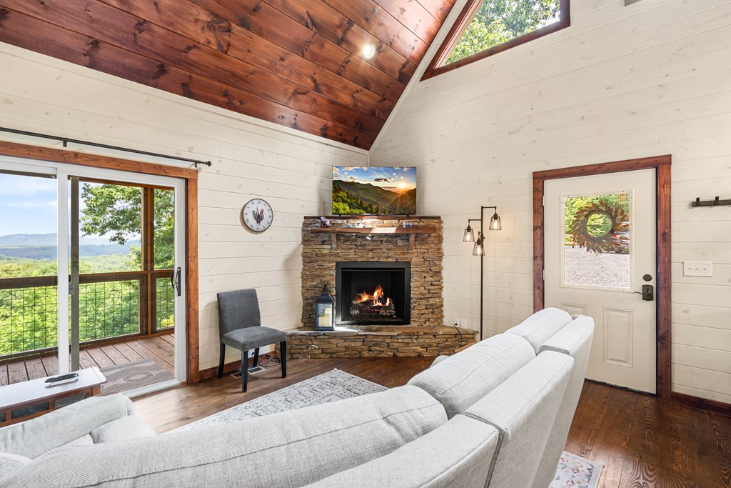 434043 Brasstown Active