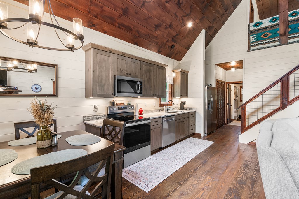 434043 Brasstown Active