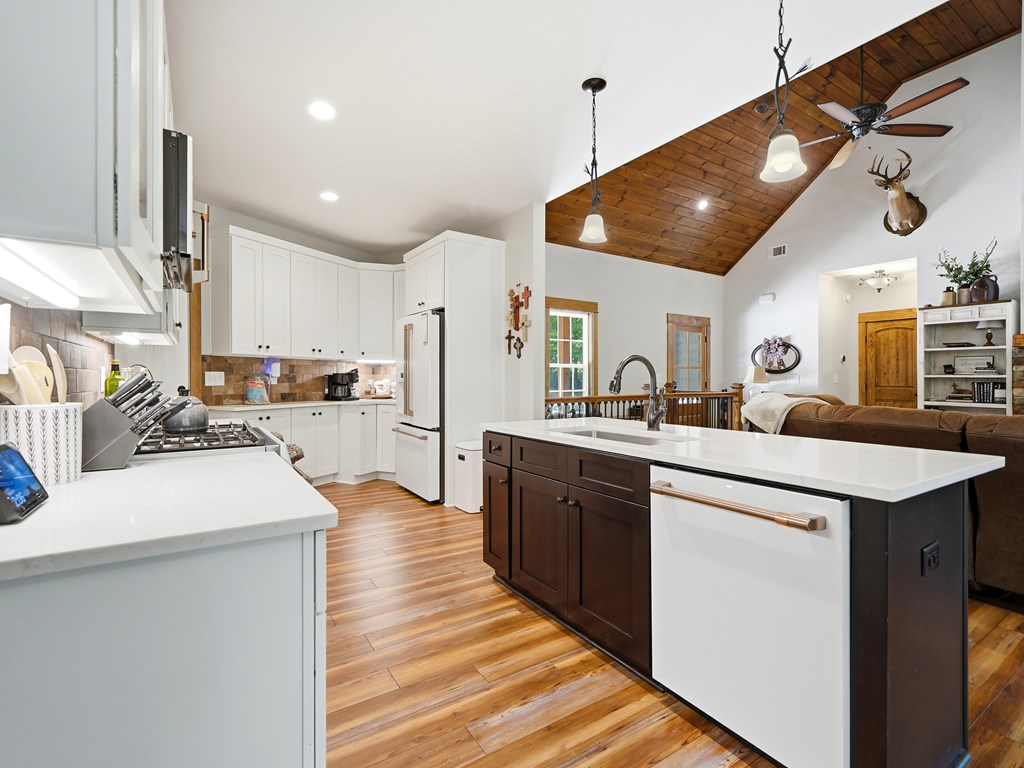 434050 Ellijay Active