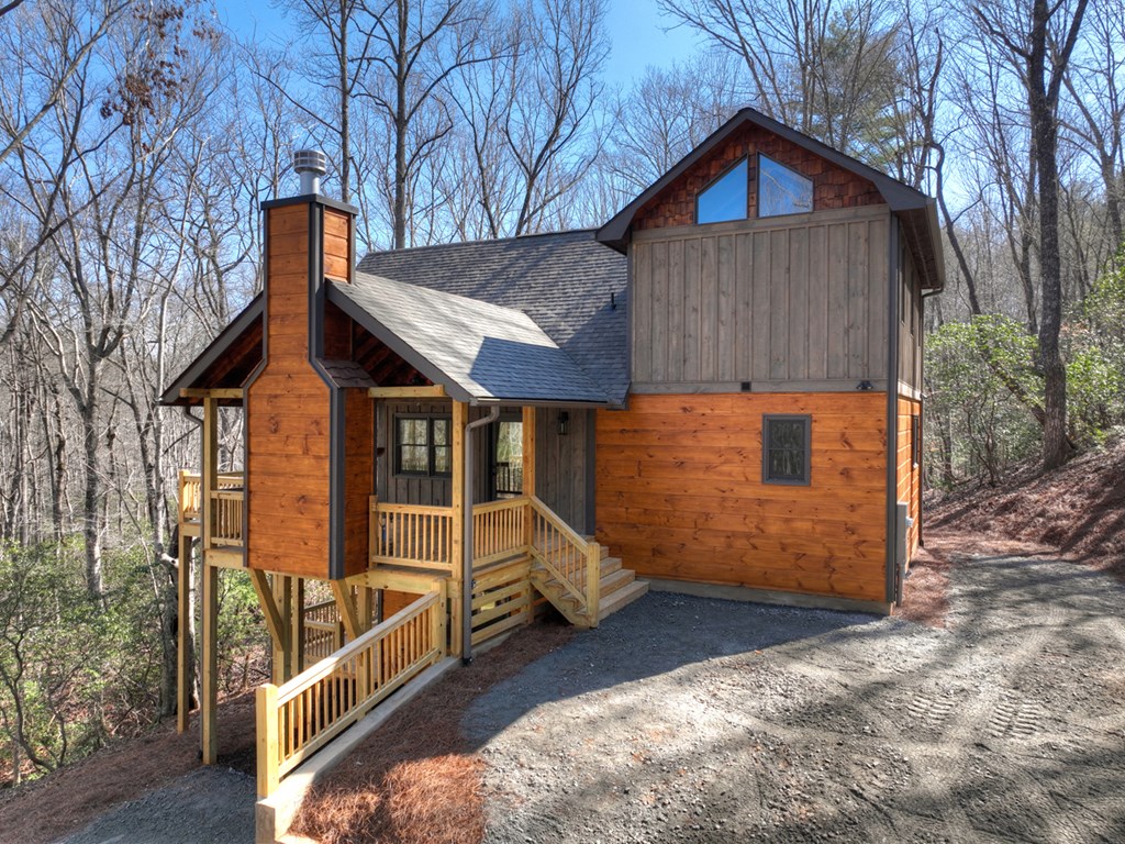 434051 Blue Ridge Active