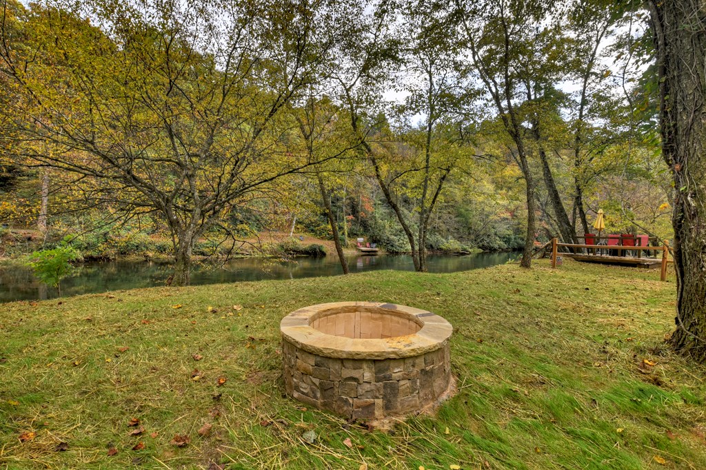 434053 Mineral Bluff Active