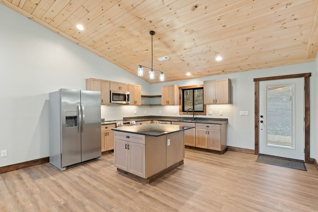 434073 Mineral Bluff Active
