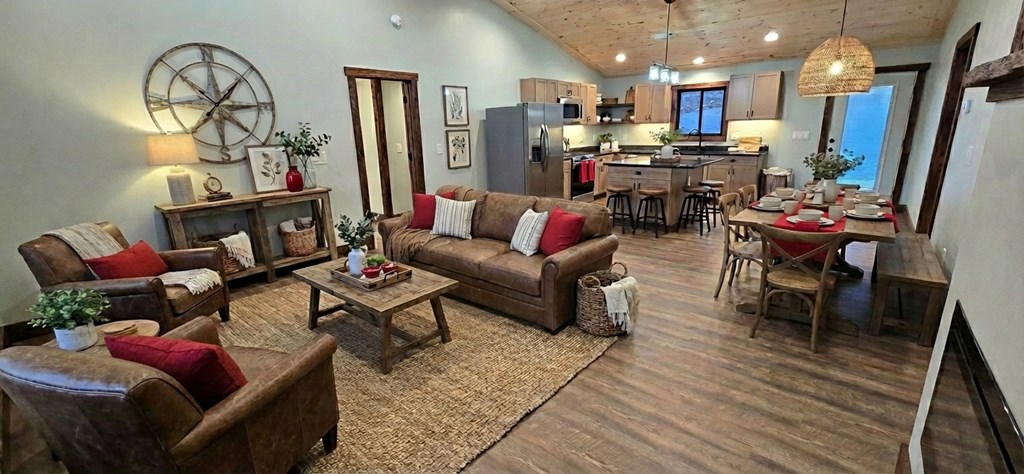 434073 Mineral Bluff Active