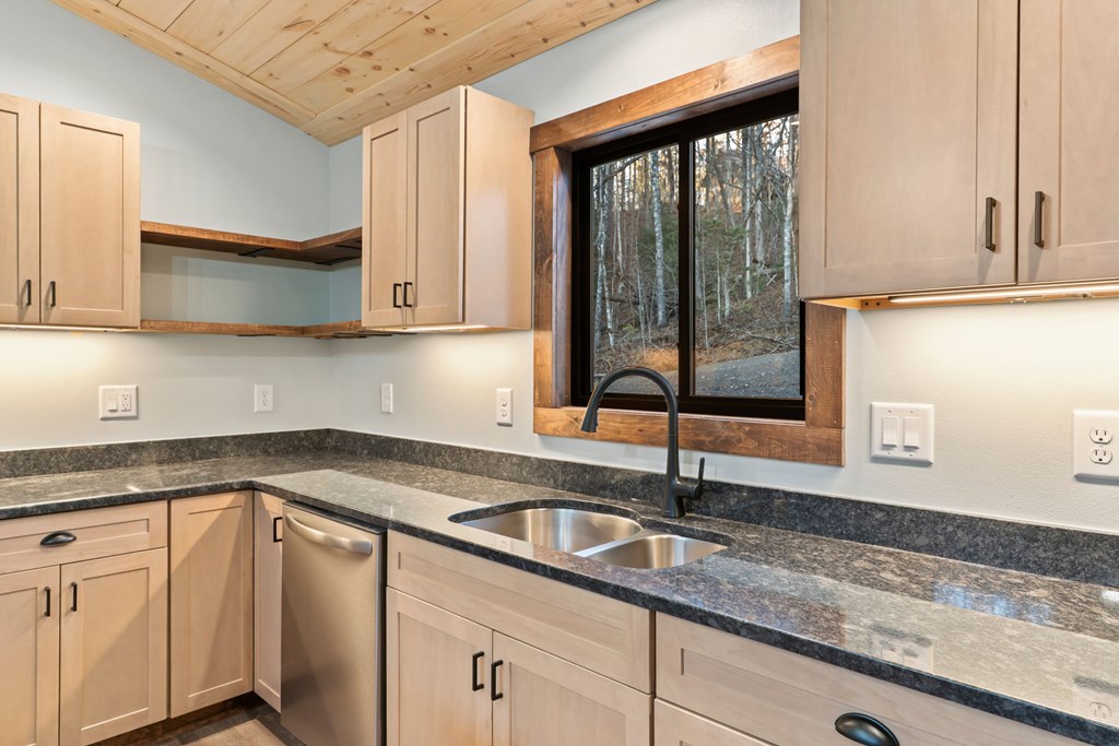 434073 Mineral Bluff Active