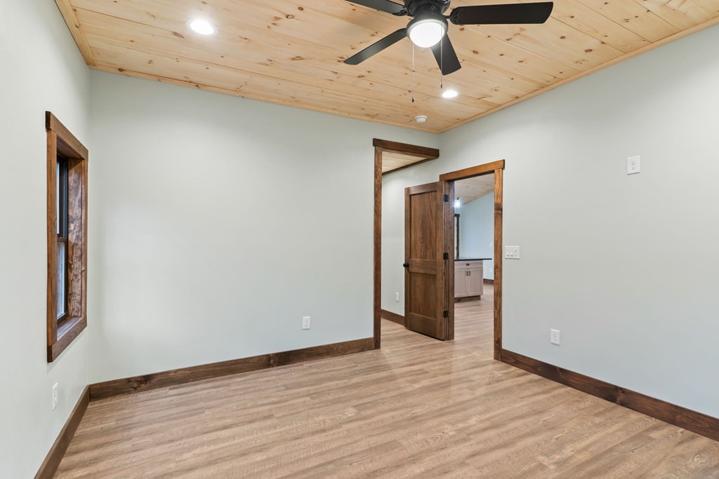 434073 Mineral Bluff Active