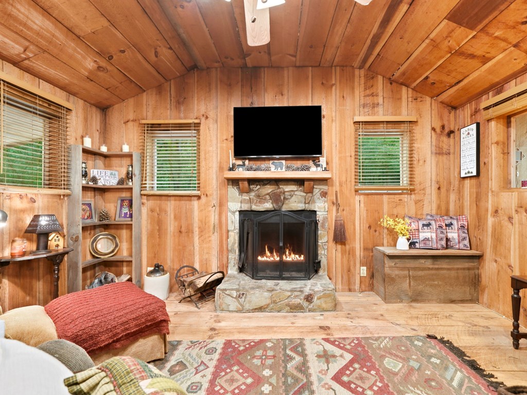 434088 Blue Ridge Active
