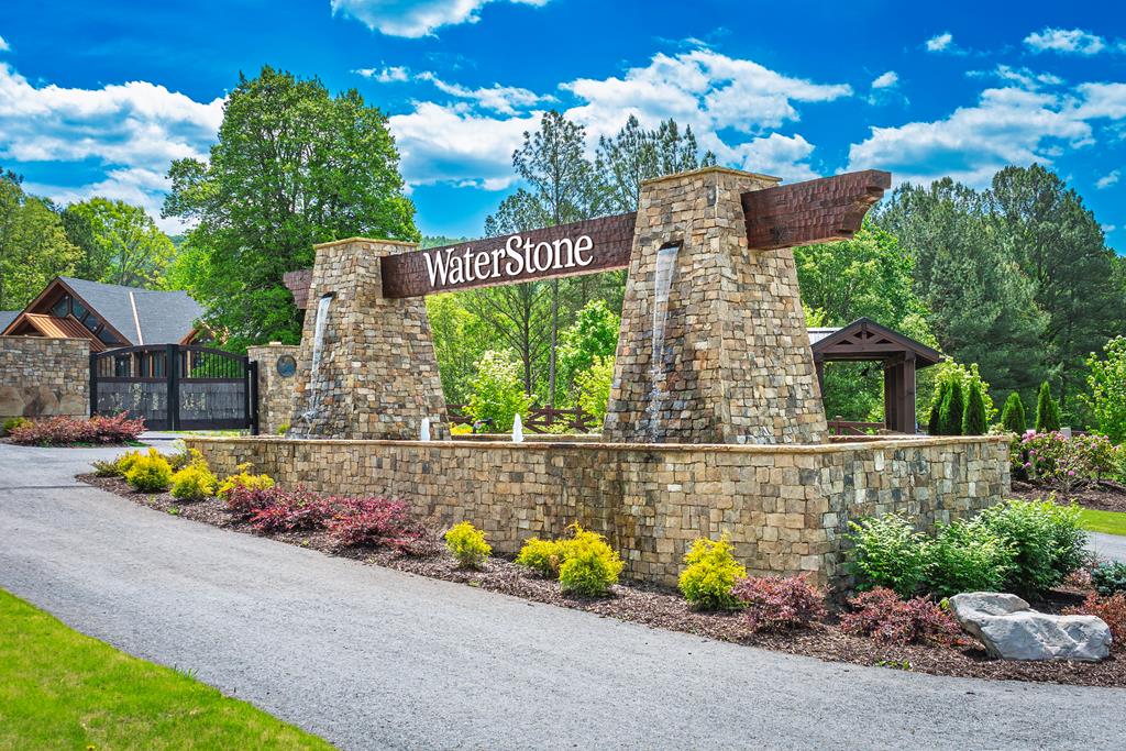 434184 Mineral Bluff
 Land