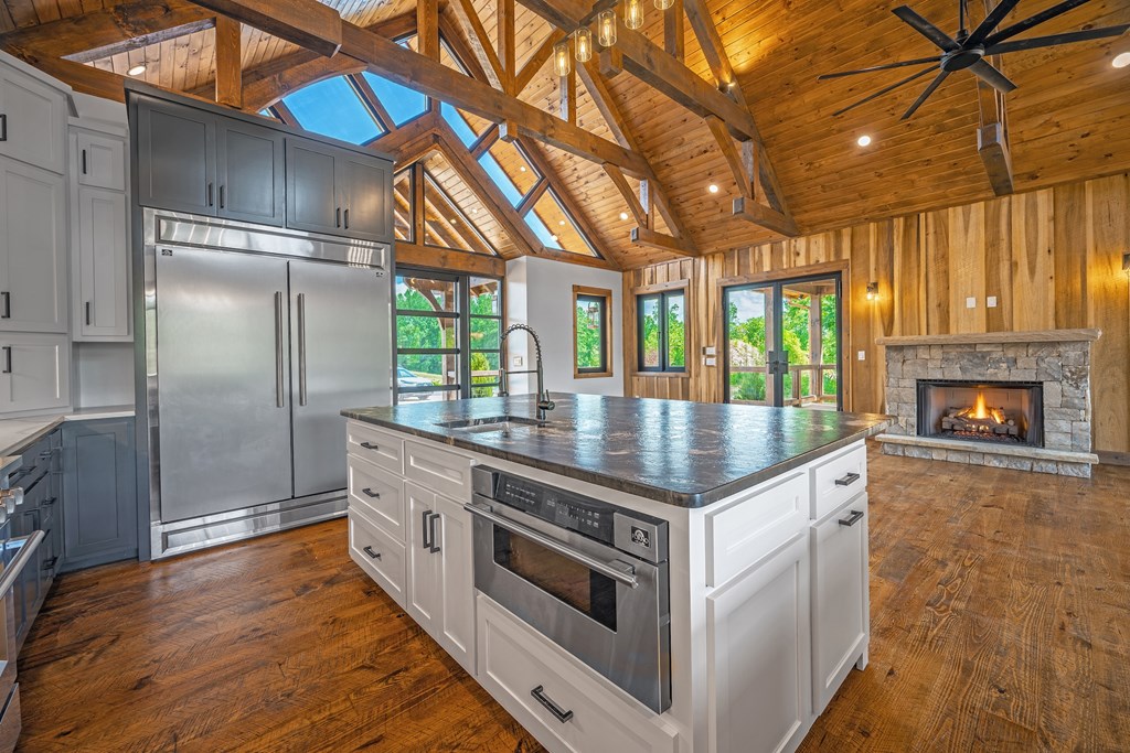 434228 Mineral Bluff Active