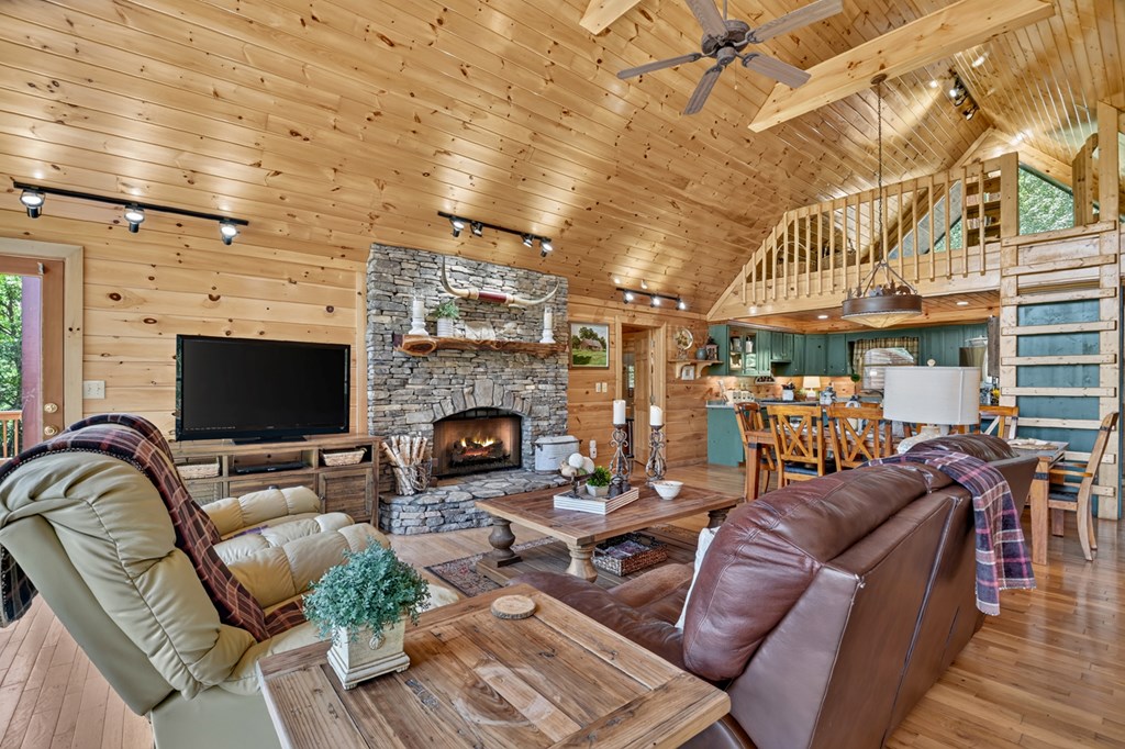 434285 McCaysville Active