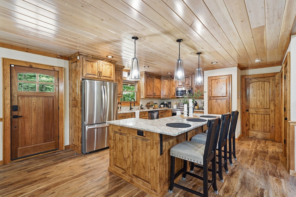 434295 Mineral Bluff Active