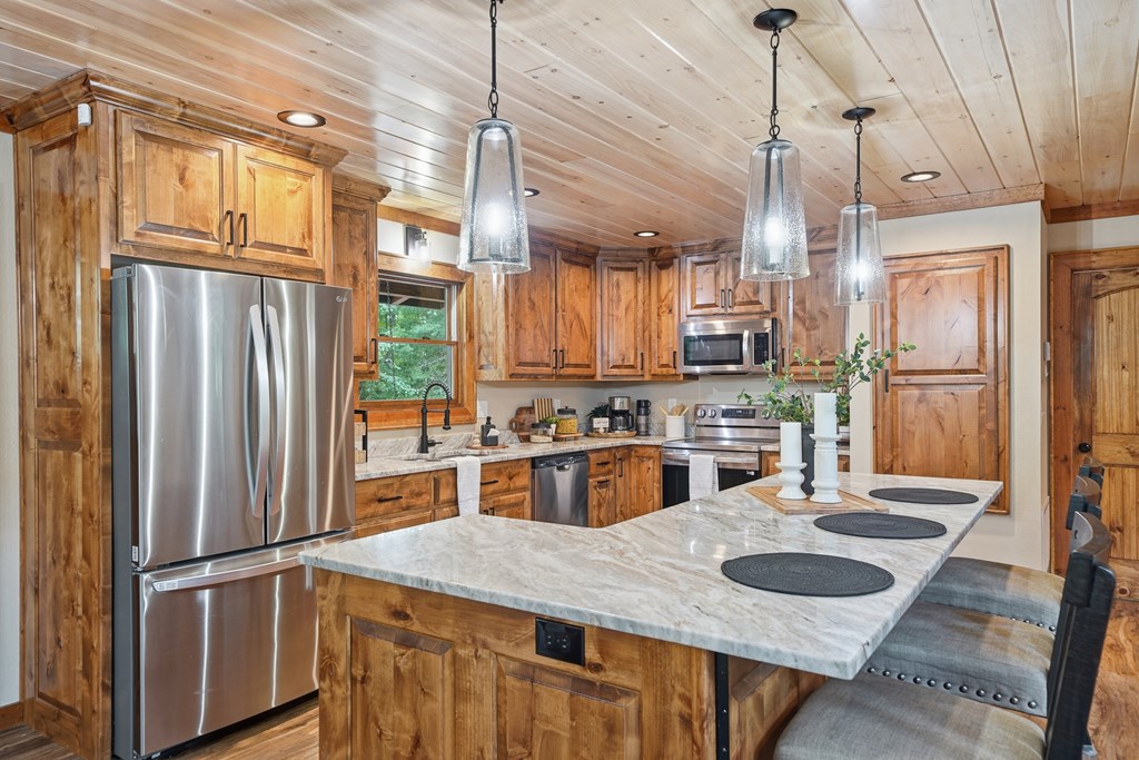 434295 Mineral Bluff Active
