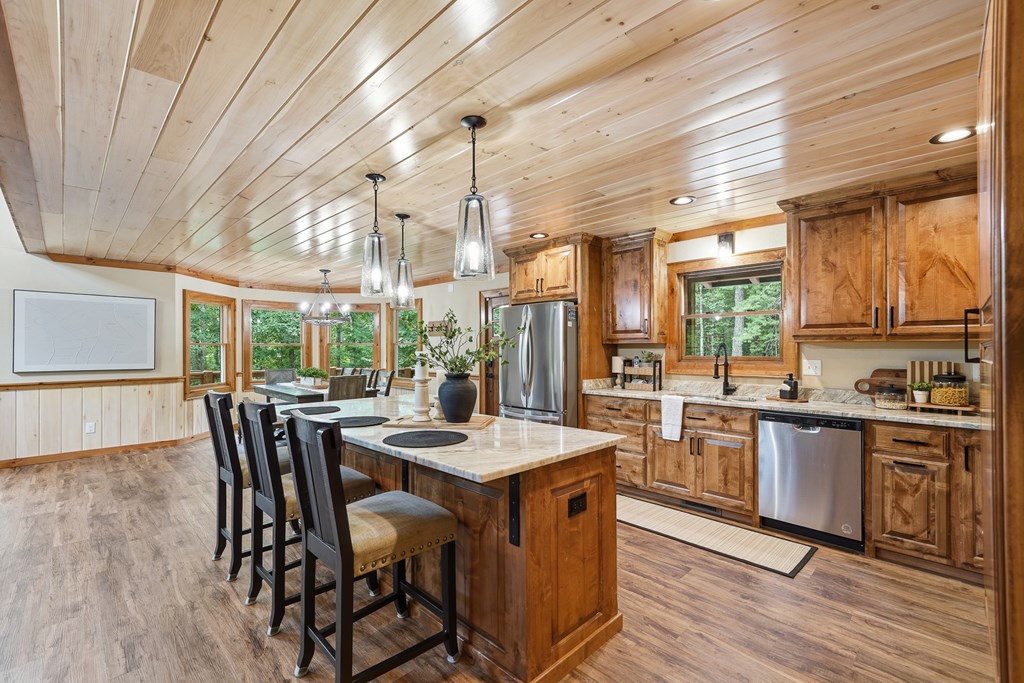 434295 Mineral Bluff Active