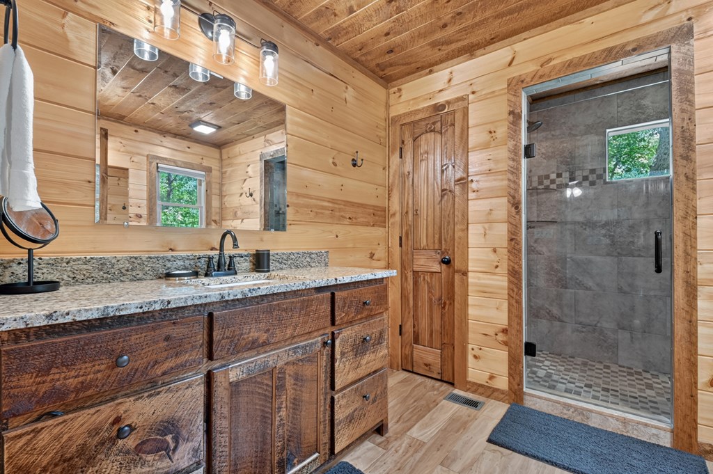 434313 Mineral Bluff Active