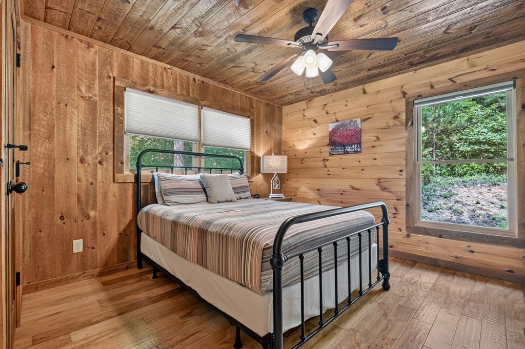434313 Mineral Bluff Active