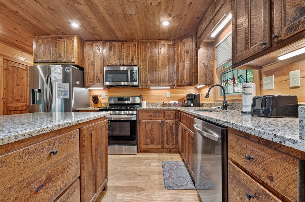 434313 Mineral Bluff Active