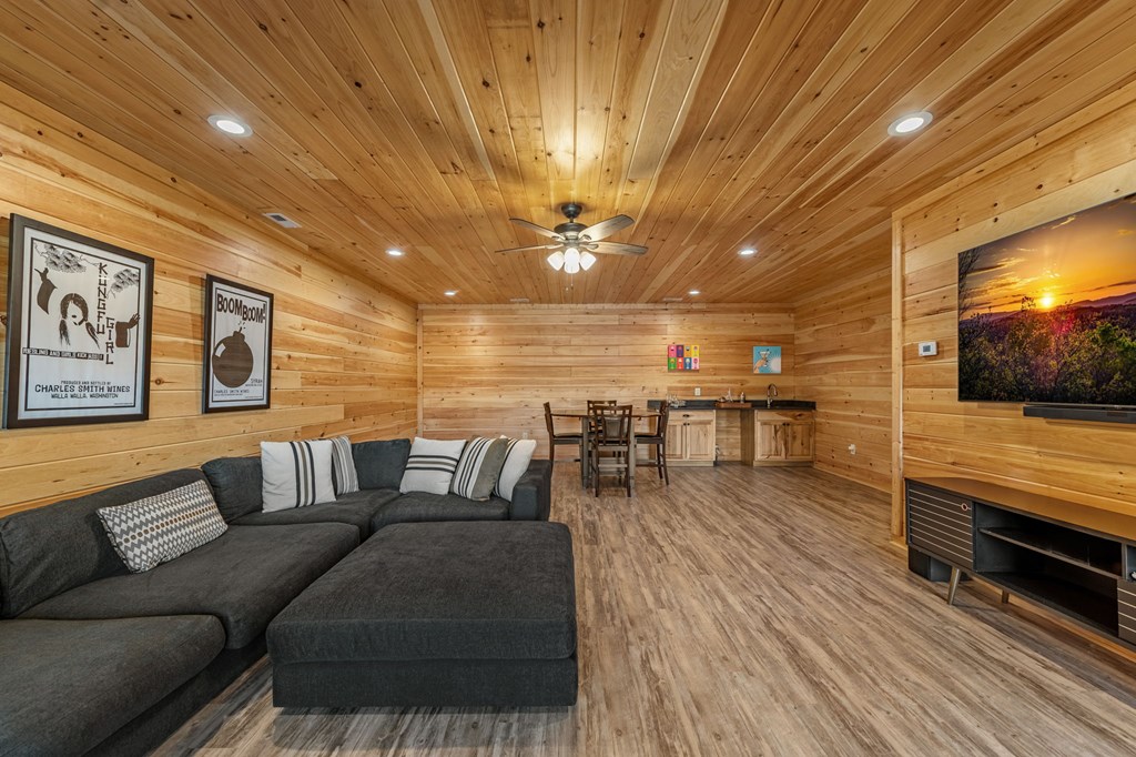434318 Mineral Bluff Active
