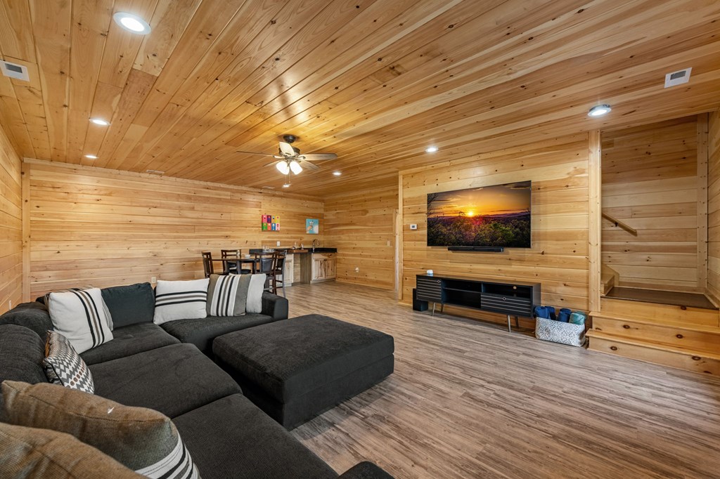 434318 Mineral Bluff Active