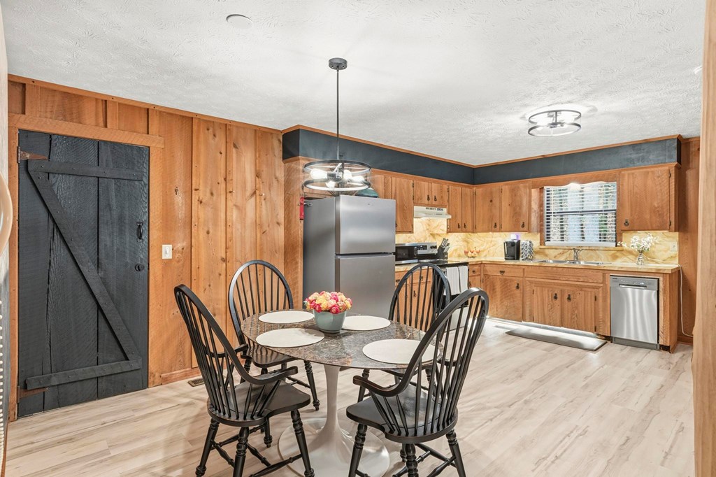 434356 Morganton Active