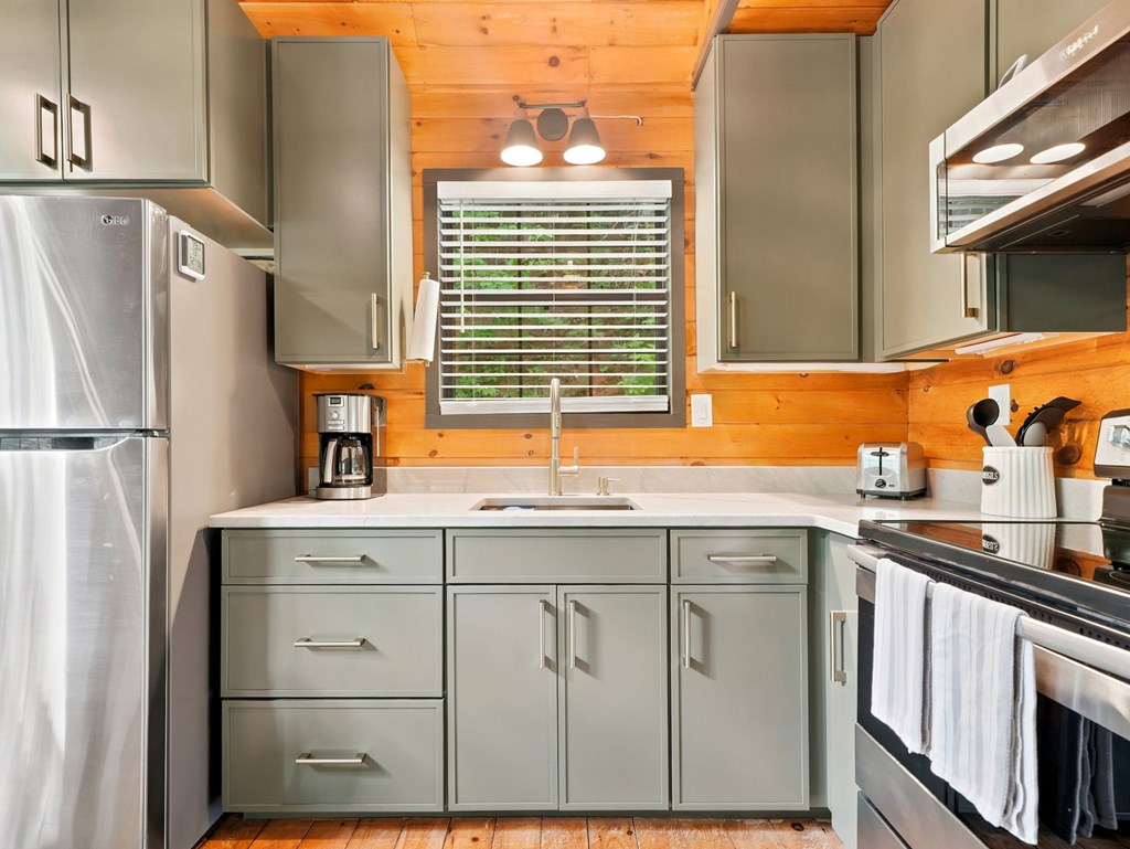 434377 Mineral Bluff Active