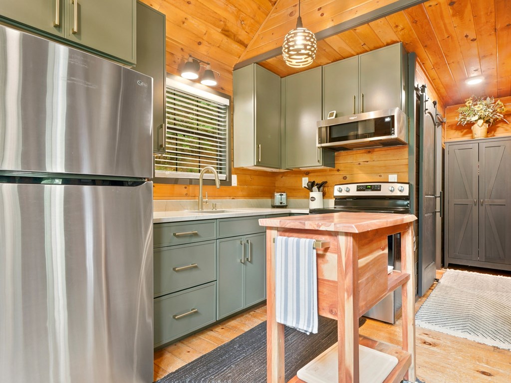 434377 Mineral Bluff Active