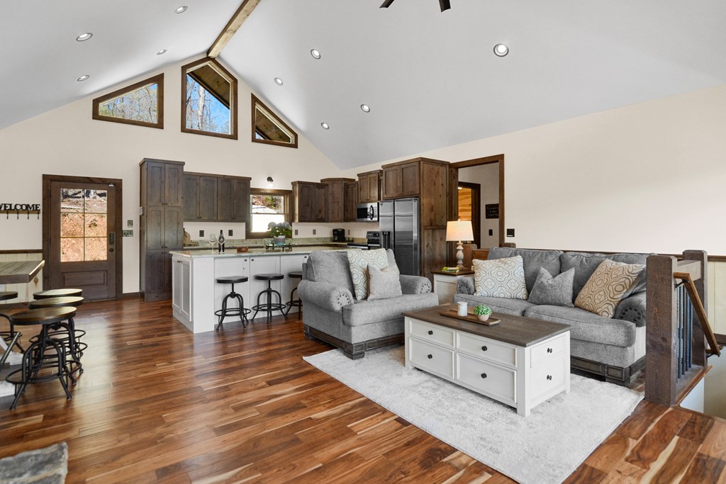 434389 Ellijay Active
