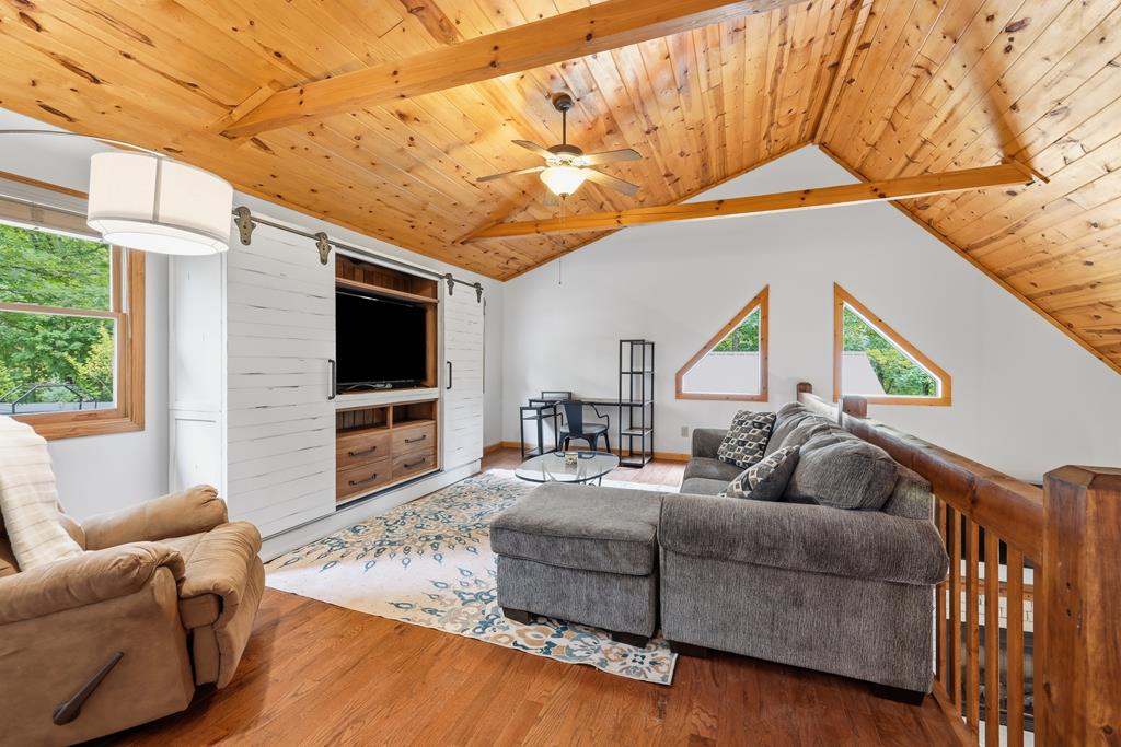 434462 Blue Ridge Active