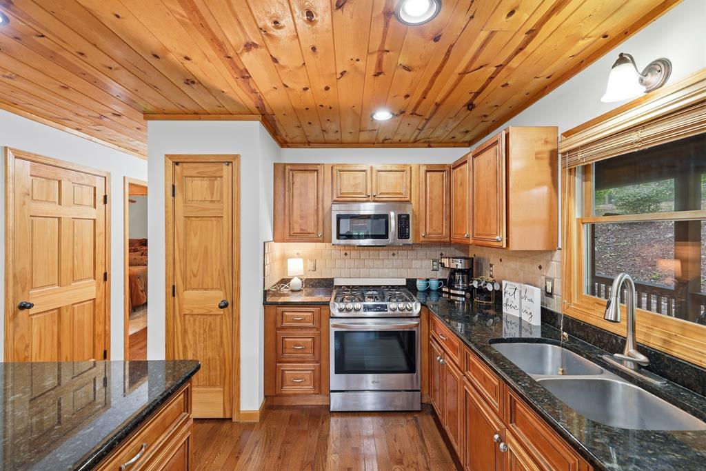 434462 Blue Ridge Active