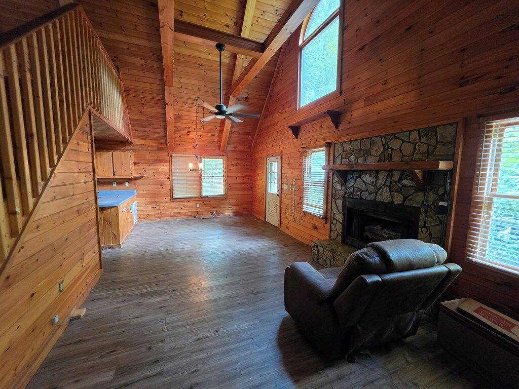 434485 Mineral Bluff Active
