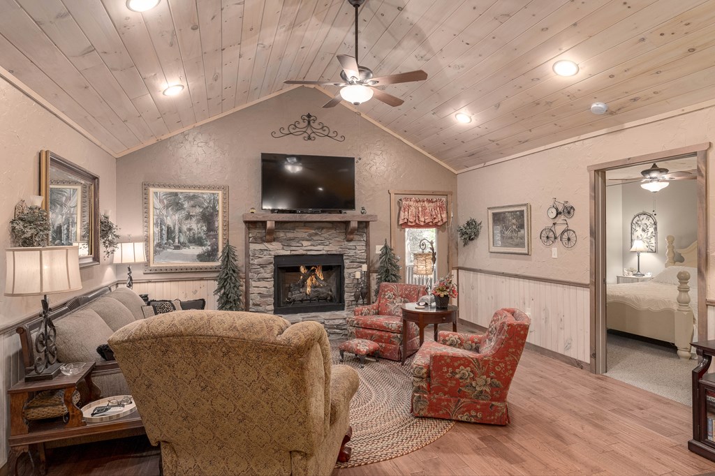 434486 Blue Ridge Active