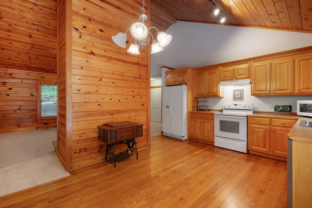 434502 Jasper Active