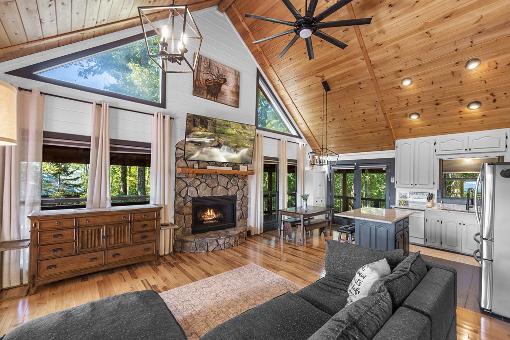 434537 Blue Ridge Active