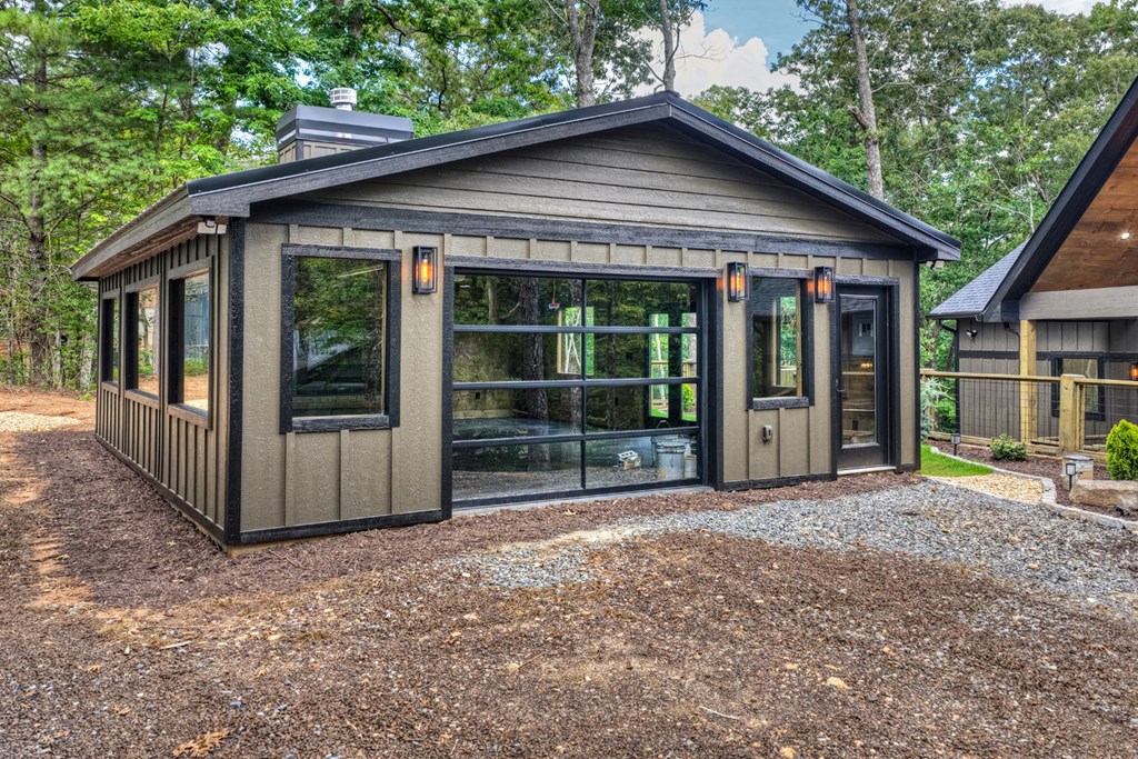 434555 Blue Ridge Active