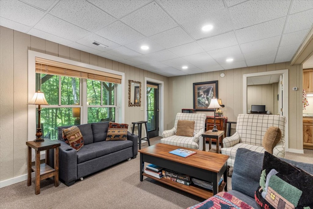 434559 Hayesville Active