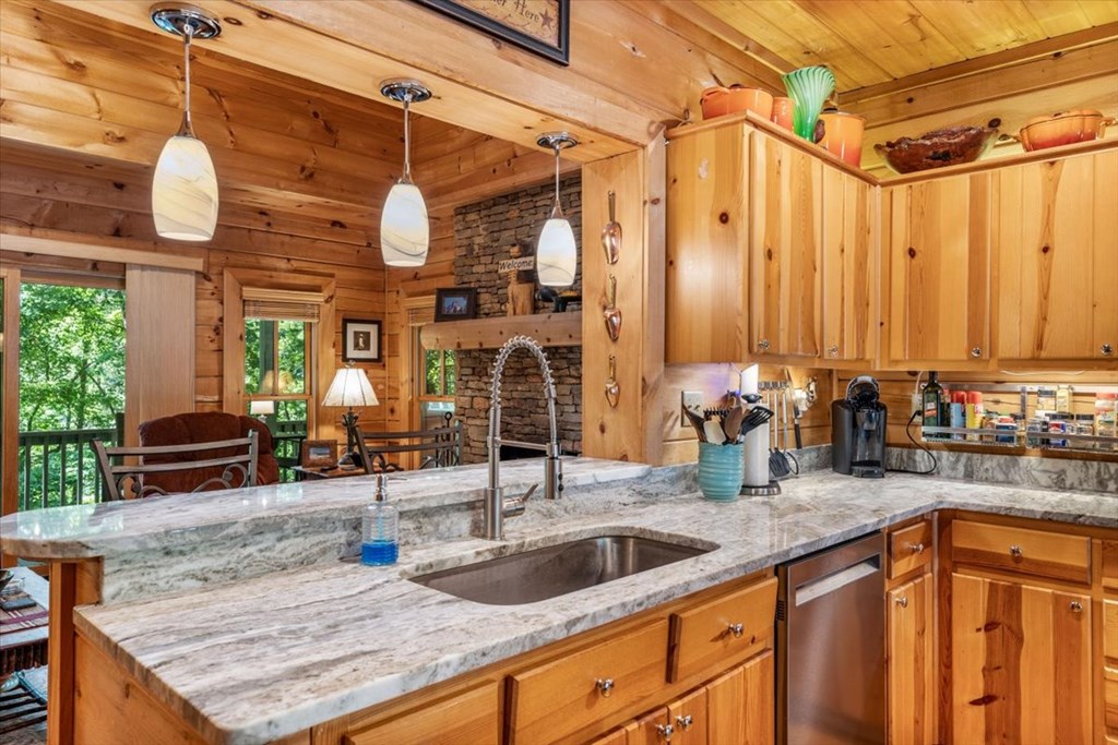 434559 Hayesville Active
